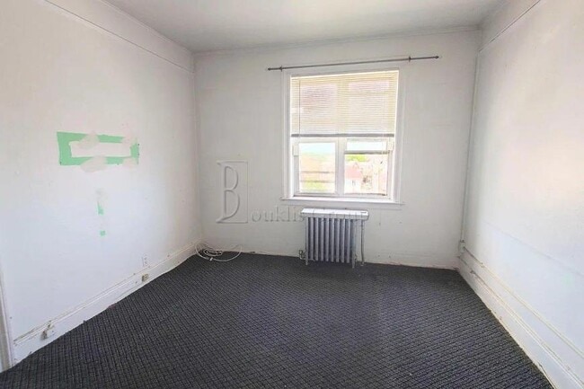 Building Photo - 2 bedroom in OZONE PARK NY 11417