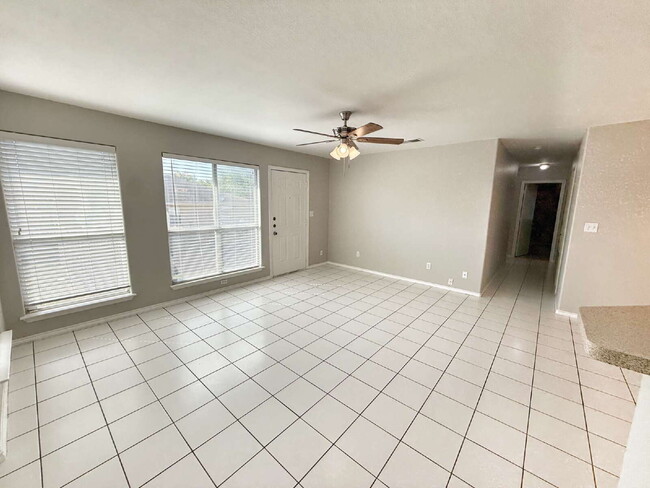 Building Photo - 3 Bedroom, 2 Bath Duplex with Yard Care Pr...