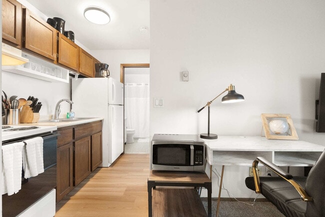 Building Photo - 2601 University Ave