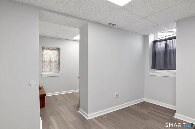 Building Photo - 104 East Ave