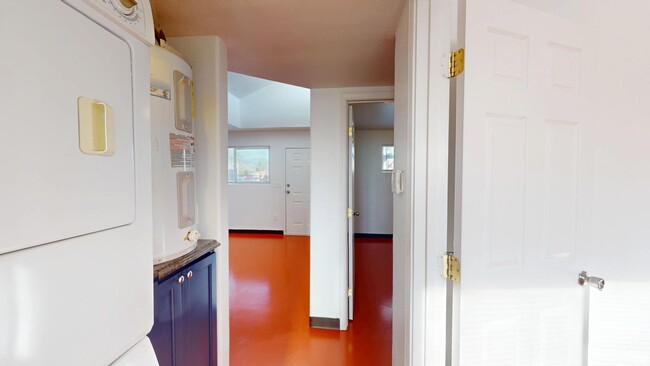 Building Photo - 3410 Vail Ave SE