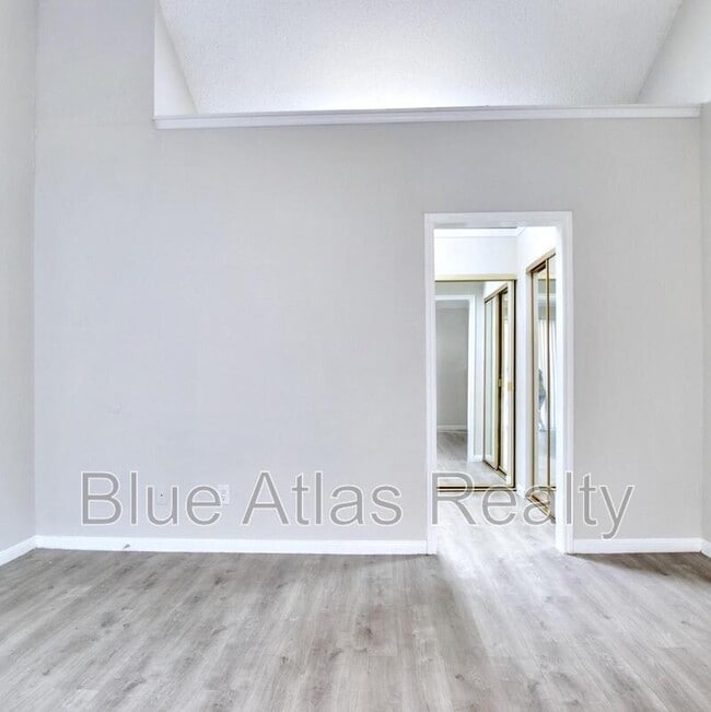 Building Photo - 712 Via Miramonte