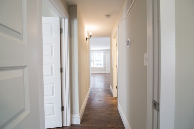 Building Photo - 3116 Lackland Ave