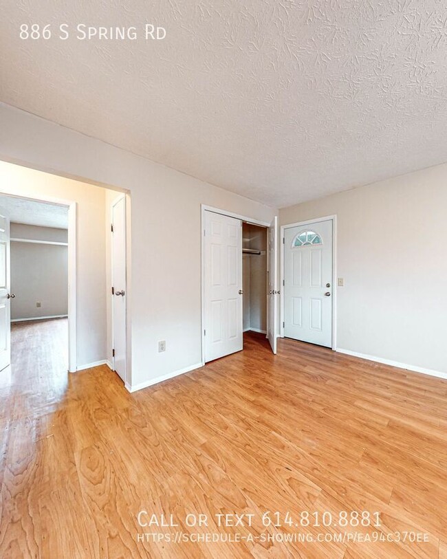 Building Photo - 886 S Spring Rd