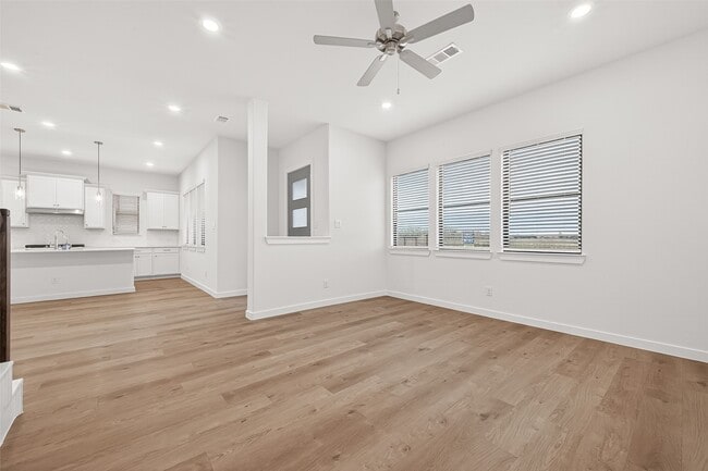 Building Photo - 3203 Home Ct