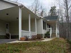 Building Photo - Rocky Creek Cottage