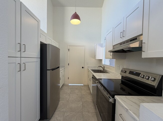 Building Photo - ROYAL KUNIA - 4 BDRM/2 BATH/ENCLOSED GARAGE