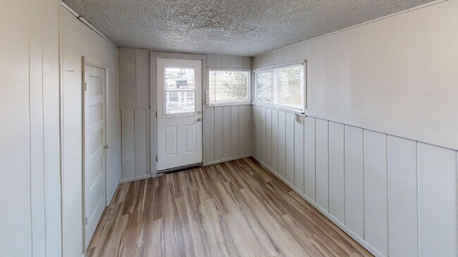 Building Photo - 2343 E Boulder St