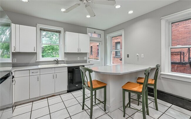 Building Photo - 1003 S Trenton Ave