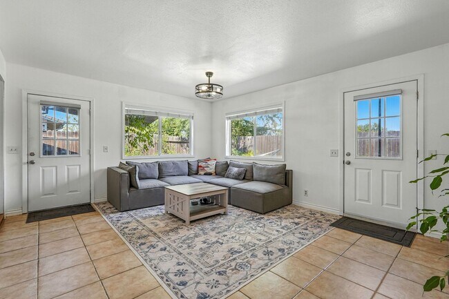 Building Photo - Single-Story 3 Bedroom Home in Quiet El Dorado Cul-De-Sac! Dog Friendly!