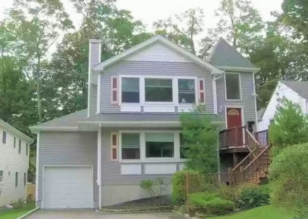 Building Photo - 18 Hillcrest St