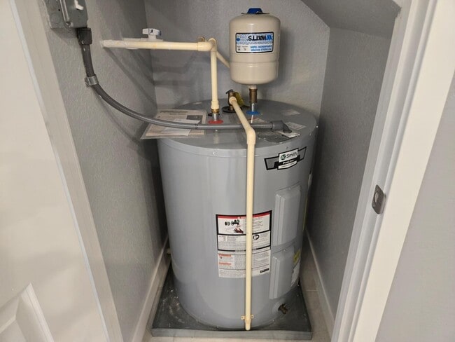 Building Photo - 140 Bandol St