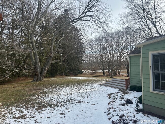 Building Photo - 45 Farview Ave