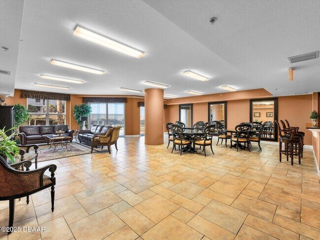 Building Photo - 2403 S Atlantic Ave