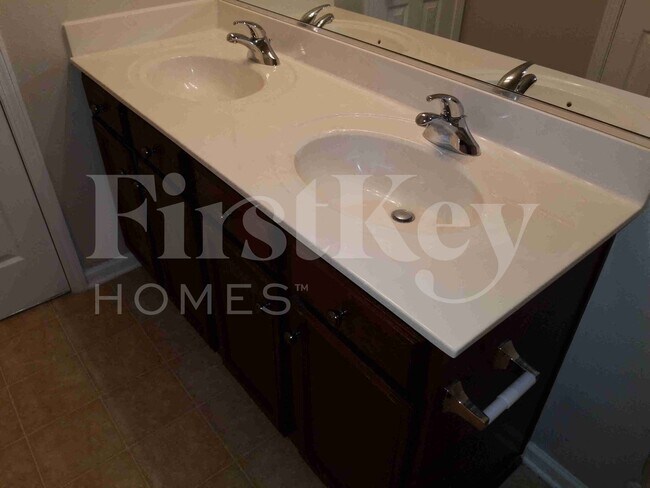 Building Photo - 1309 Waldridge Ct