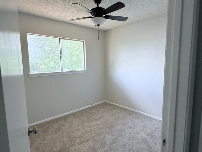 Building Photo - 6718 Cypress Lake Dr
