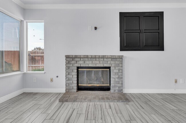 Building Photo - 952 E Cottonwood St