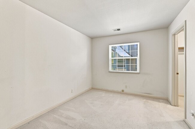 Building Photo - 22555 Kinst Ct