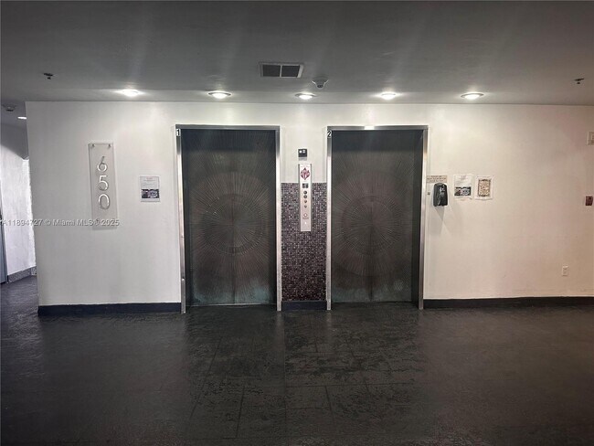 Building Photo - 650 NE 64th St