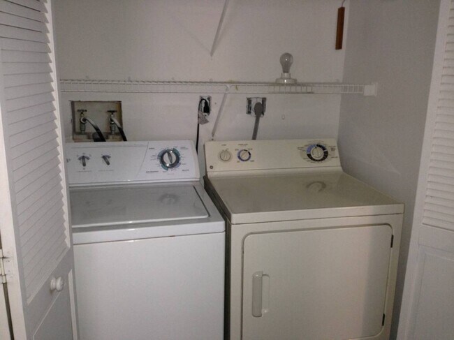 Building Photo - 422 Ocean Blvd N