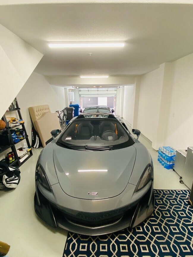 Building Photo - Modern 3 Bed 3 Bath Townhouse Near Downtown Campbell