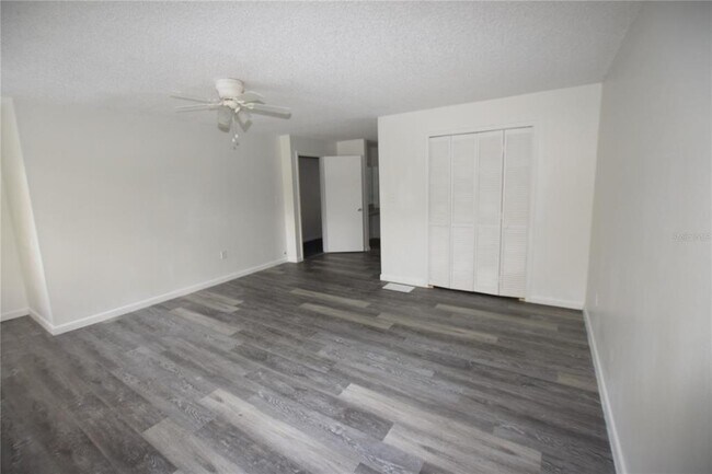 Building Photo - 906 Sumter St