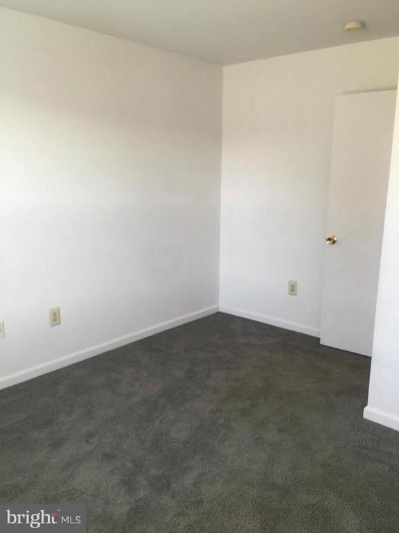 Building Photo - 61 White Pine Cir