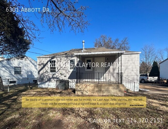 Building Photo - Beautifully Renovated 2-Bedroom Home