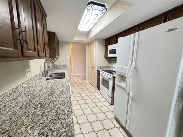 Building Photo - 419 Shady Brook Dr