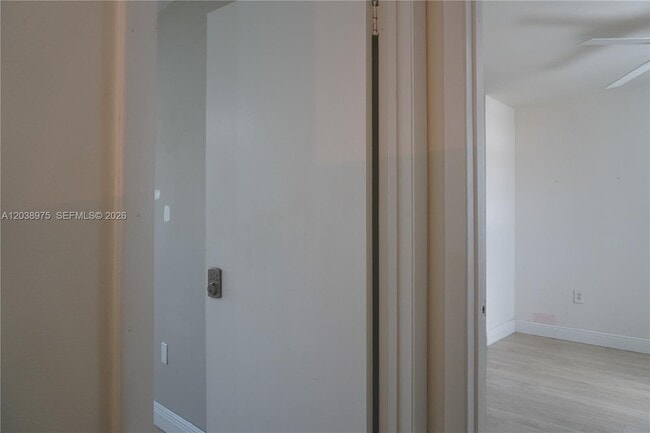 Building Photo - 9132 SW 148th Ct