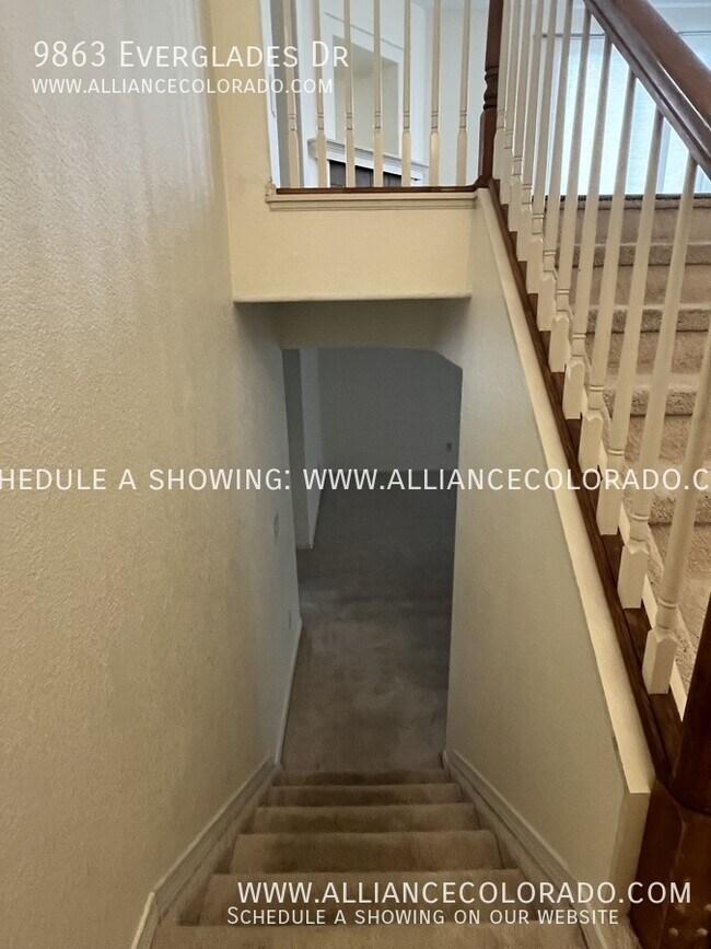 Building Photo - 9863 Everglades Dr