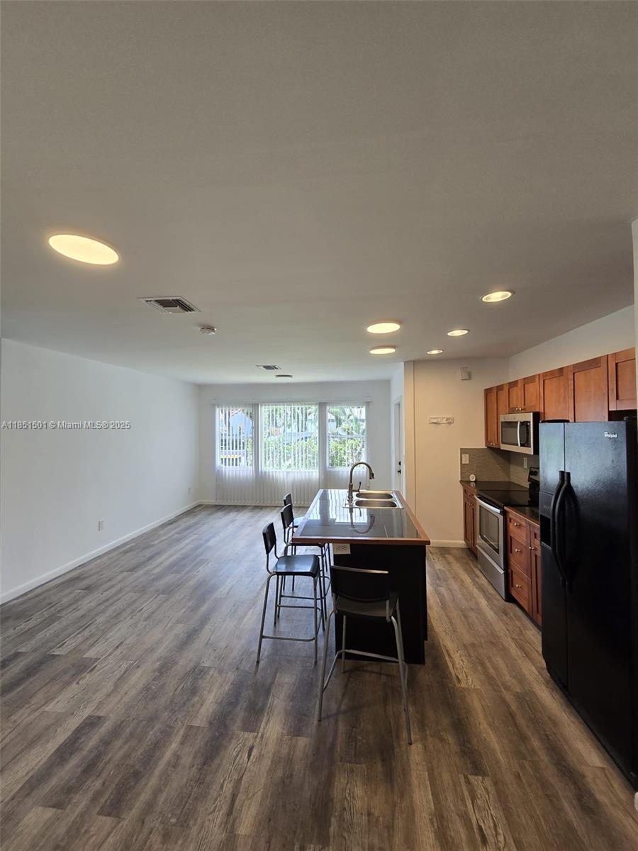 Building Photo - 330 SW 13th St
