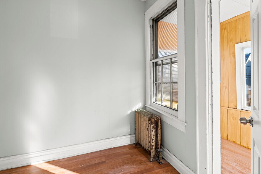 Building Photo - 69 Cedar Ave