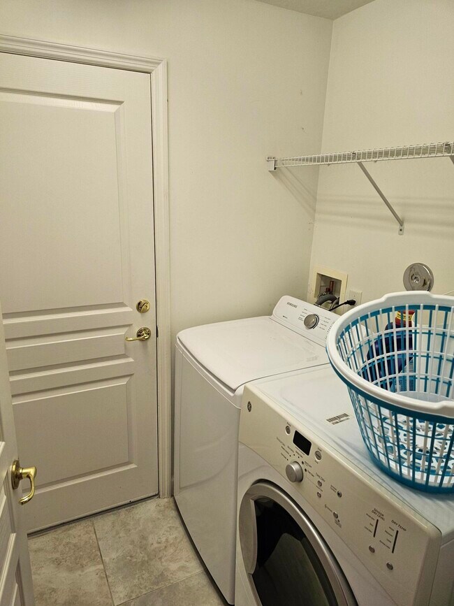 Building Photo - 10451 SW Academic Way