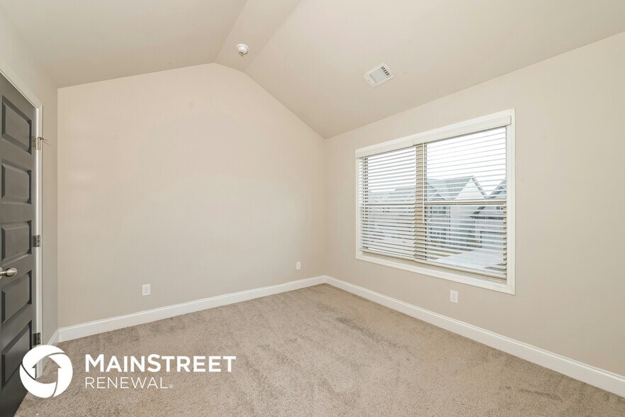 Building Photo - 747 Overlook Gln Dr