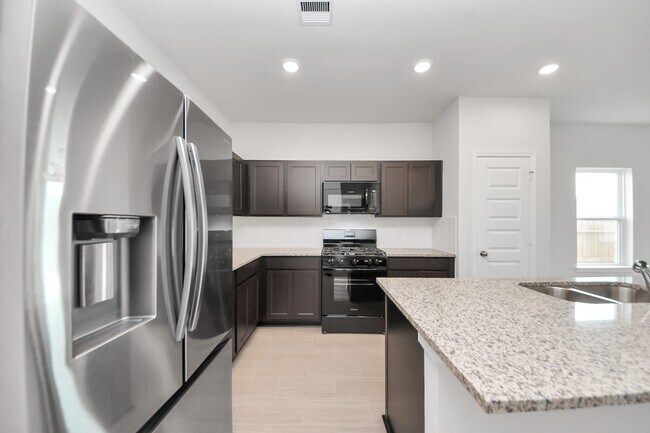 Building Photo - 2715 Crested Creek Ln