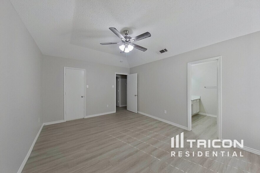 Building Photo - 10544 N Haven Dr