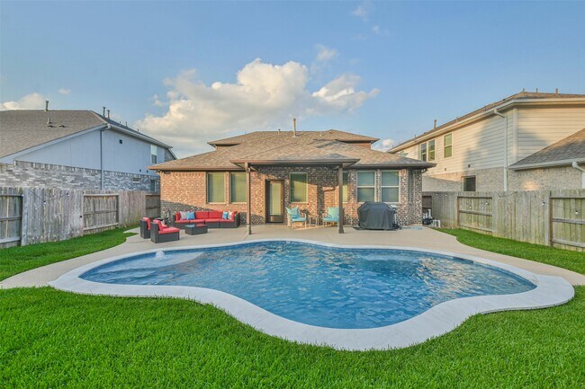 Building Photo - 22095 Volante Dr