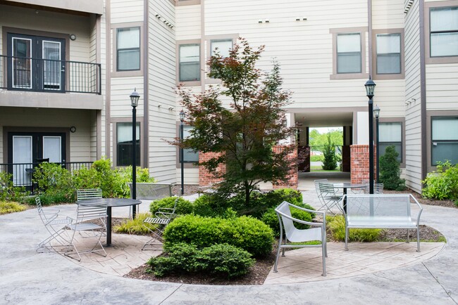 Building Photo - 631 Bellamy Cir