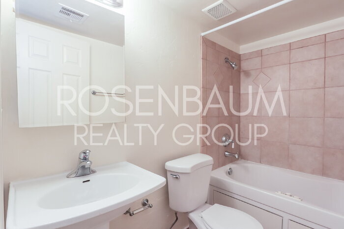 Building Photo - 455 W Kelso St