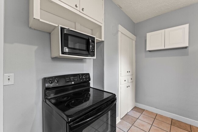Building Photo - Charming 2 beds 2 Bath in Dayton!