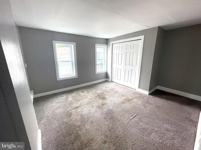 Building Photo - 3 Bedroom 1.5 Bathroom Home.