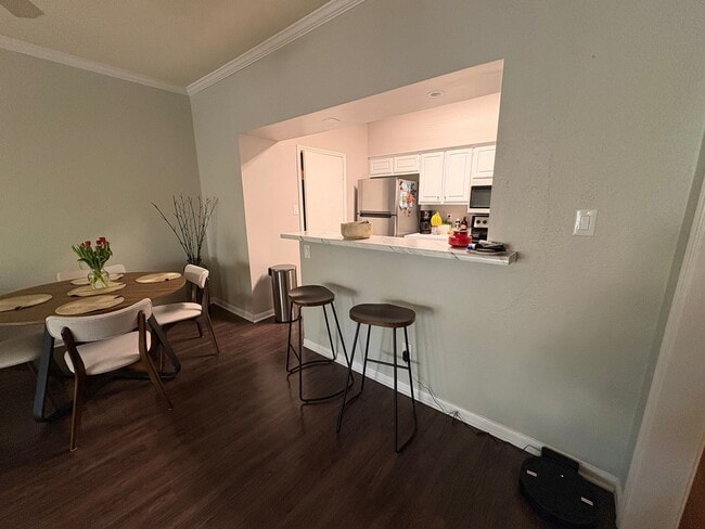 Building Photo - 2475 Underwood St