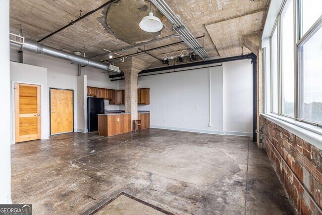 Building Photo - 505 Whitehall St SW
