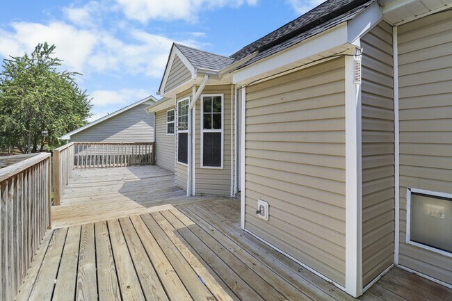 Building Photo - 1644 Cedar Springs Cir