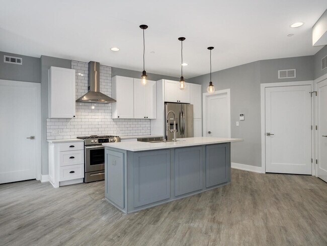 Building Photo - 5528 W Gettysburg St