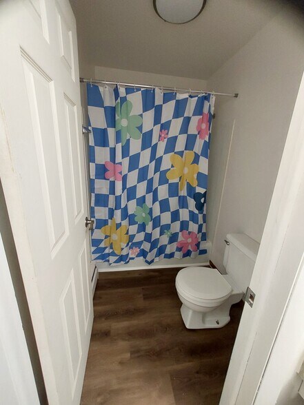 Building Photo - 519 Sunnyslope Dr