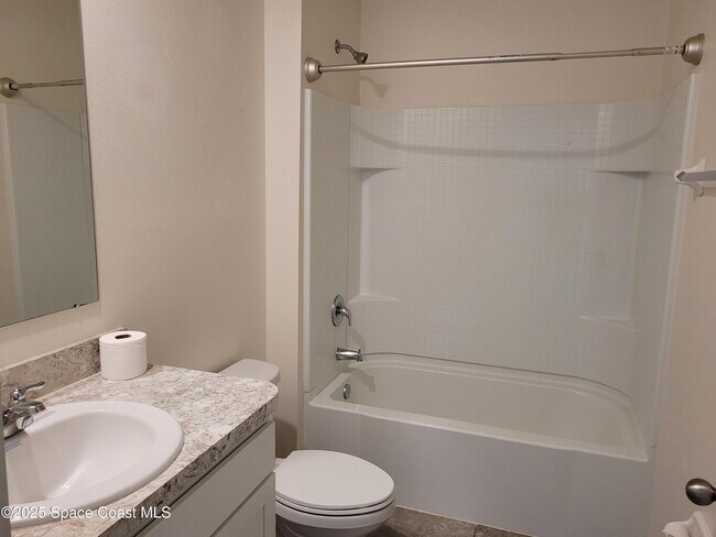 Building Photo - 760 Acadia Ct SE