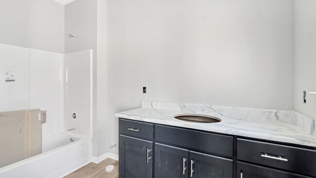 Building Photo - *** MOVE IN SPECIAL *** 3 BED 2 BATH