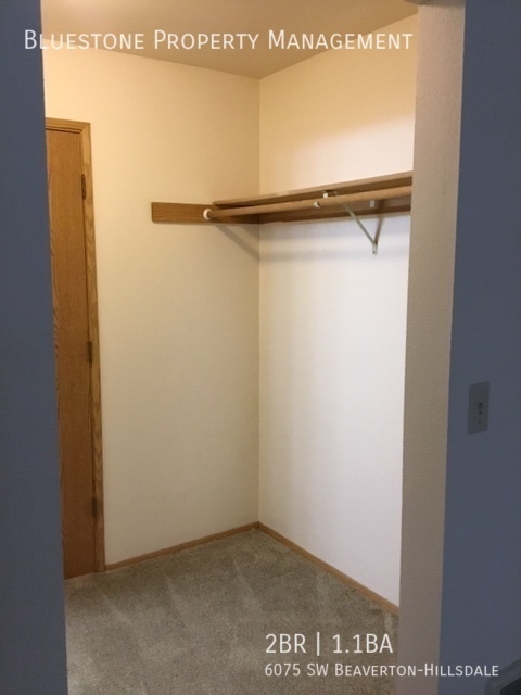 Building Photo - Two Bedroom w/ Washer & Dryer in unit